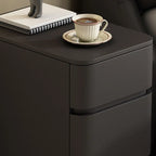 Comodino nero stretto in legno con 3 cassetti e inserti in pelle