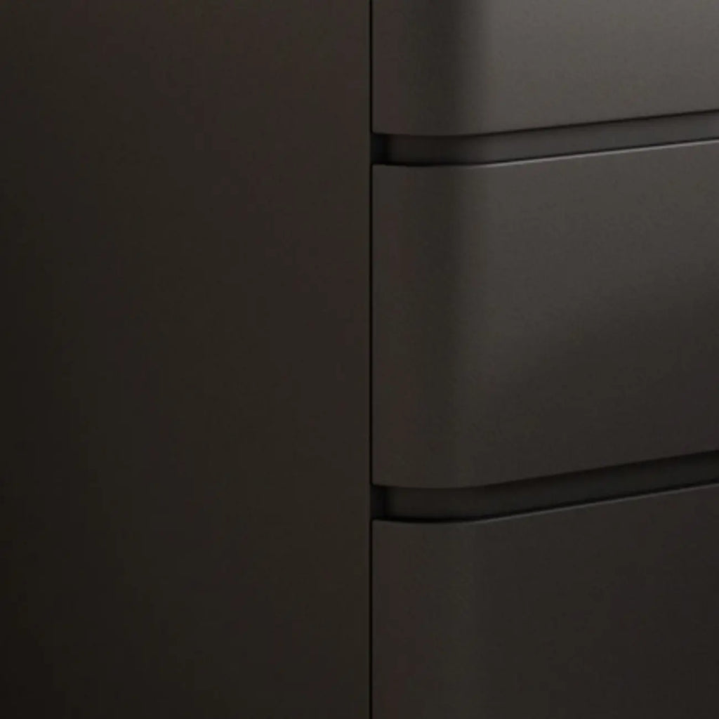 Comodino nero stretto in legno con 3 cassetti e inserti in pelle