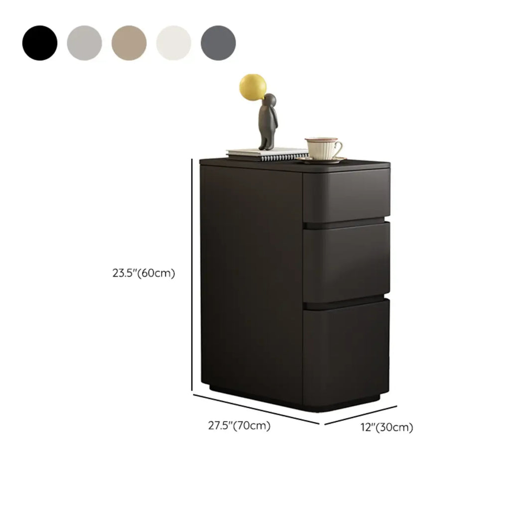 Comodino nero stretto in legno con 3 cassetti e inserti in pelle