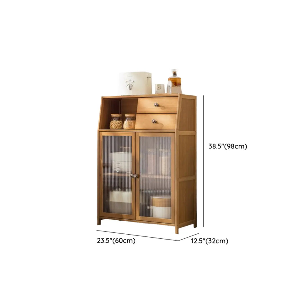 Buffet minimaliste en bambou brun avec portes vitrées