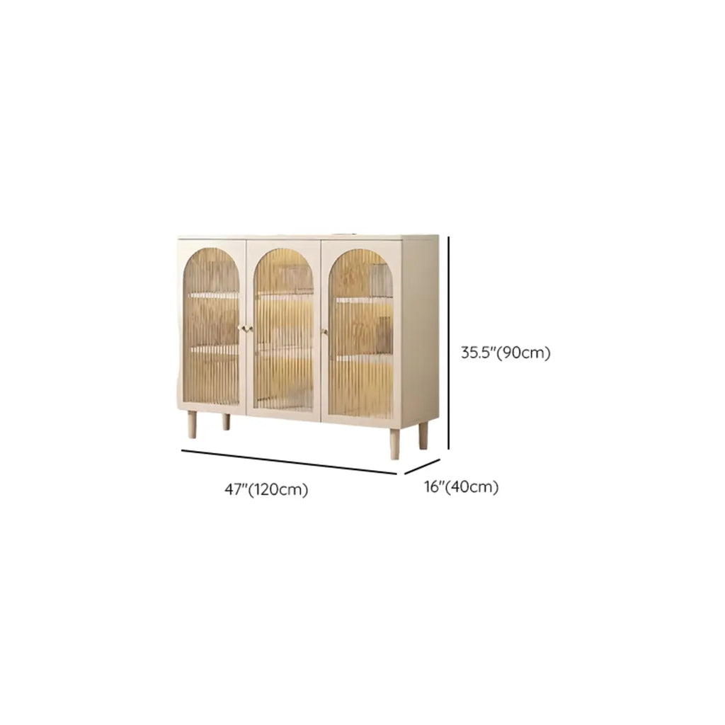 Buffet de cuisine minimaliste blanc cassé avec façade en verre arqué