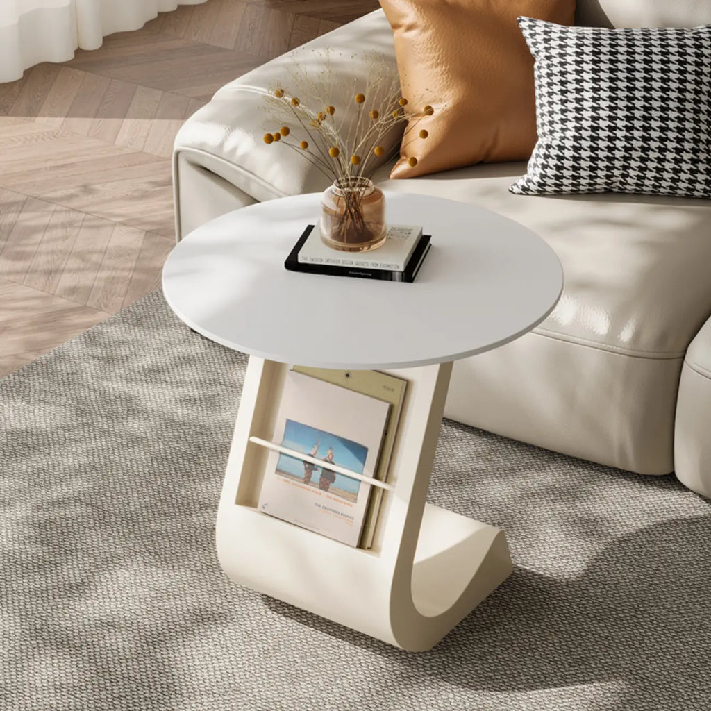 Table d'appoint de rangement moderne en forme de C avec plateau en pierre noire