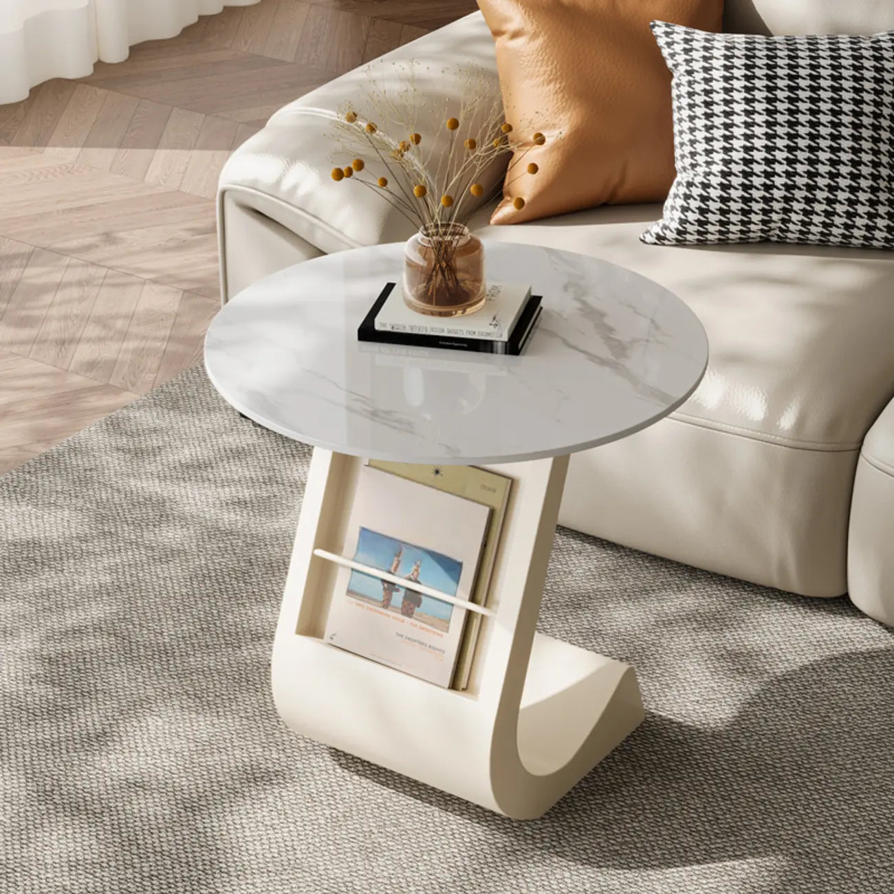 Table d'appoint de rangement moderne en forme de C avec plateau en pierre noire