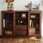 Vitrine moderne en bois brun et verre avec rangement