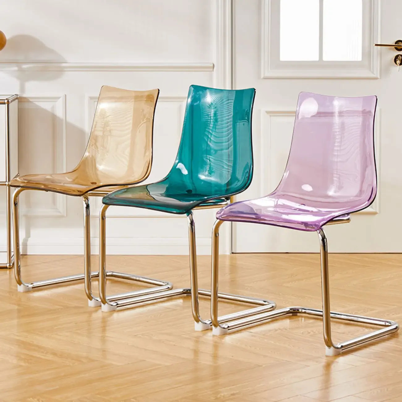 Chaise de salle à manger moderne sans accoudoirs en plastique et acrylique