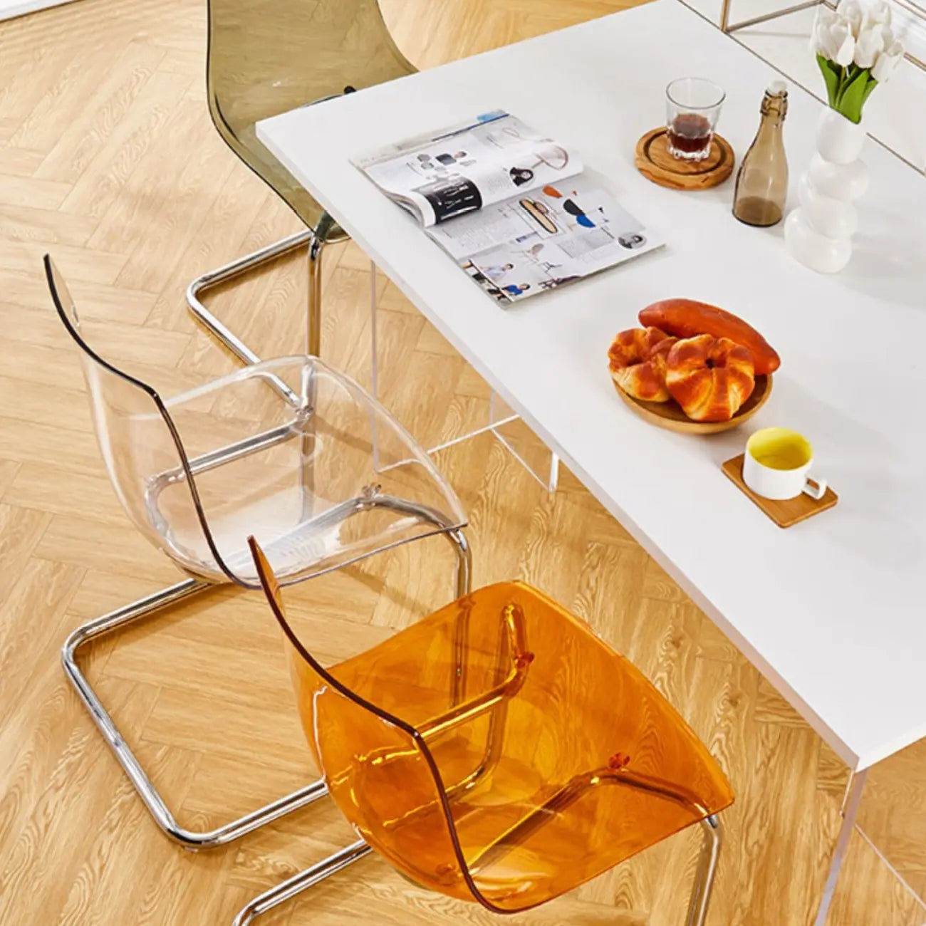 Chaise de salle à manger moderne sans accoudoirs en plastique et acrylique