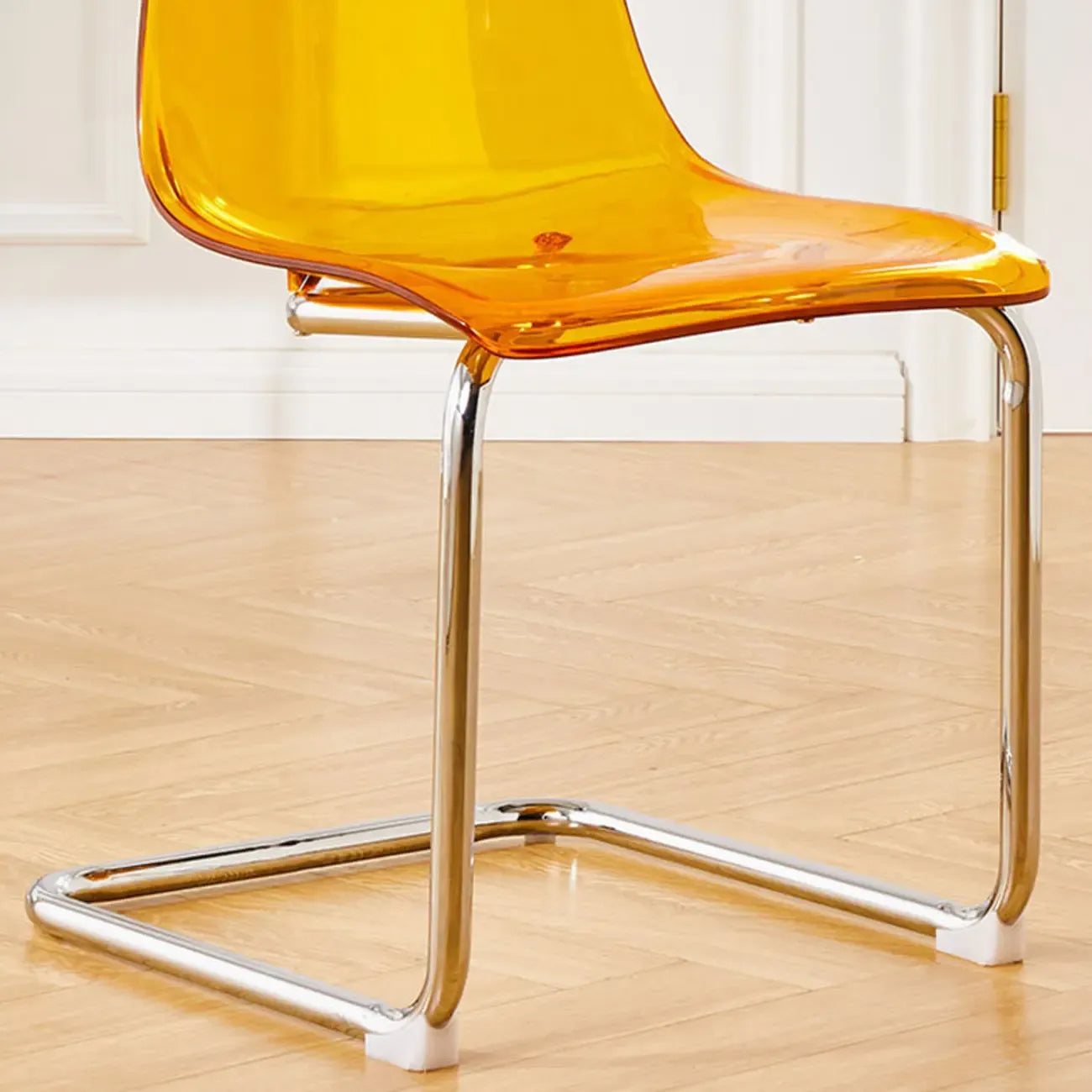 Chaise de salle à manger moderne sans accoudoirs en plastique et acrylique