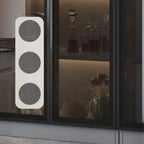 Grande vitrine pour parquet en bois noir avec éclairage