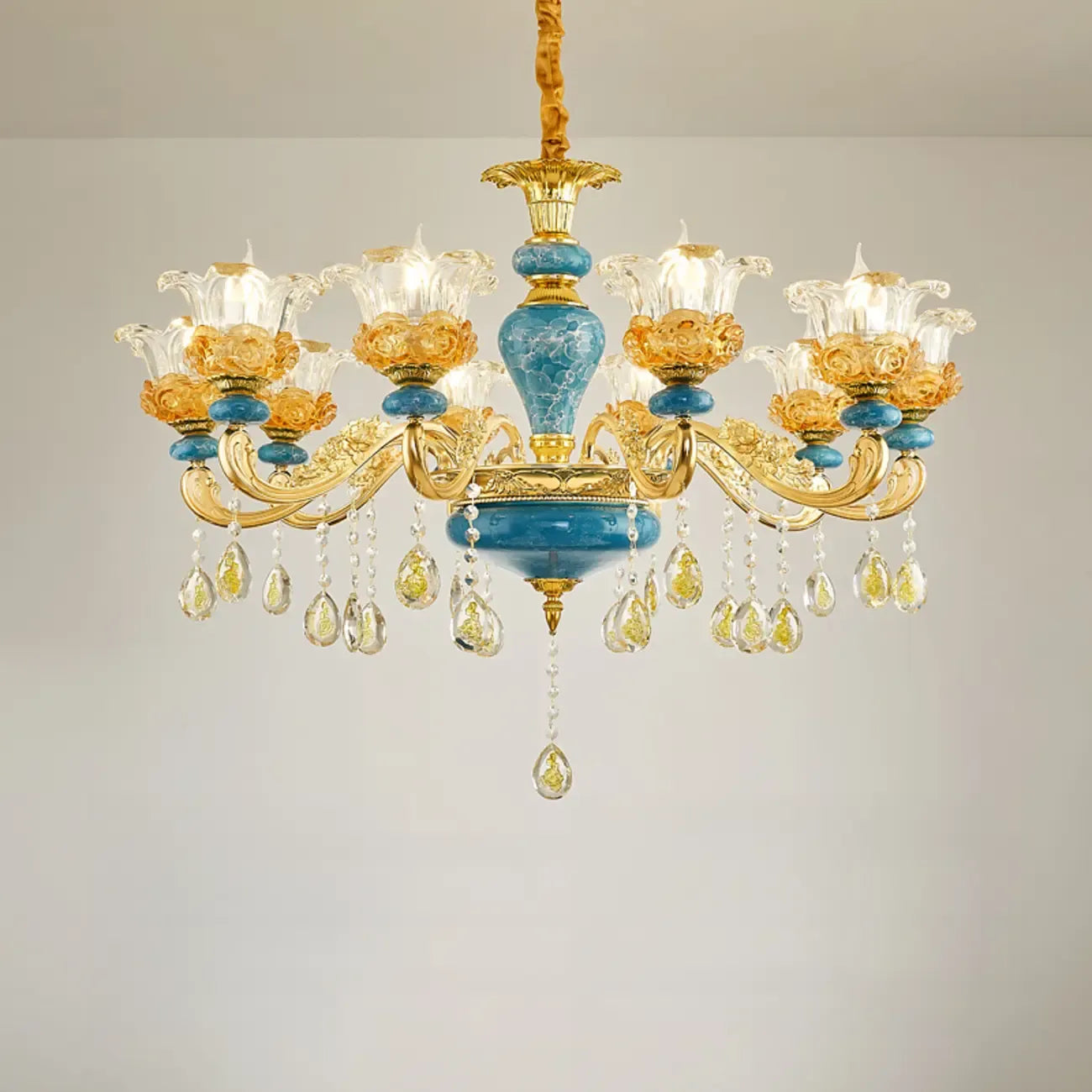 Grand lustre de luxe en laiton en forme de fleur et verre transparent