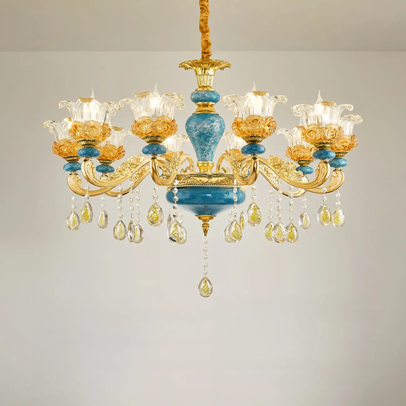 Grand lustre de luxe en laiton en forme de fleur et verre transparent