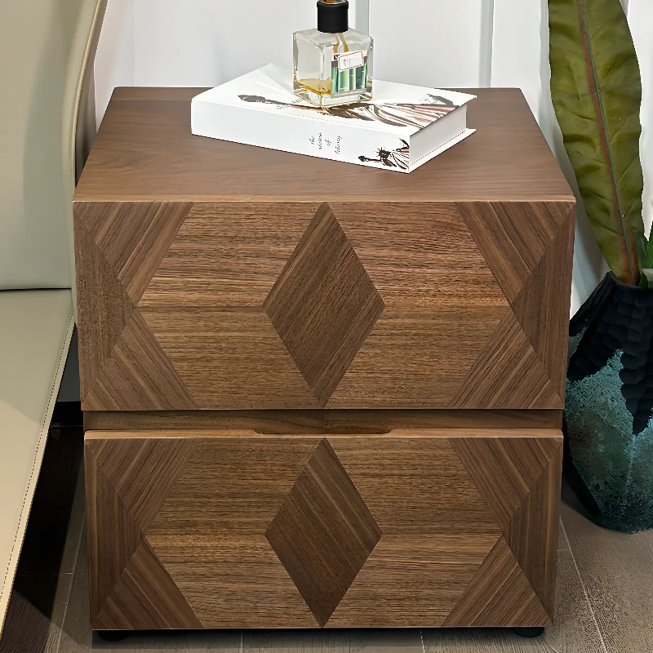 Table de chevet étroite élégante en bois brun noyer à 2 tiroirs