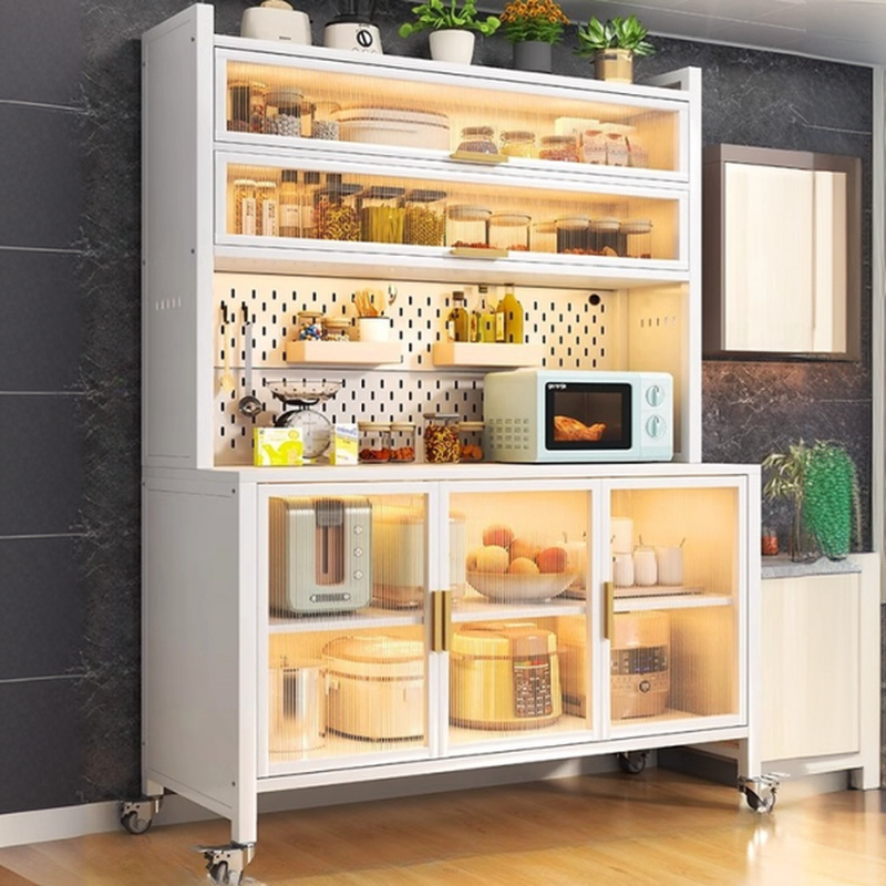 Buffet mobile en métal ouvert avec portes vitrées