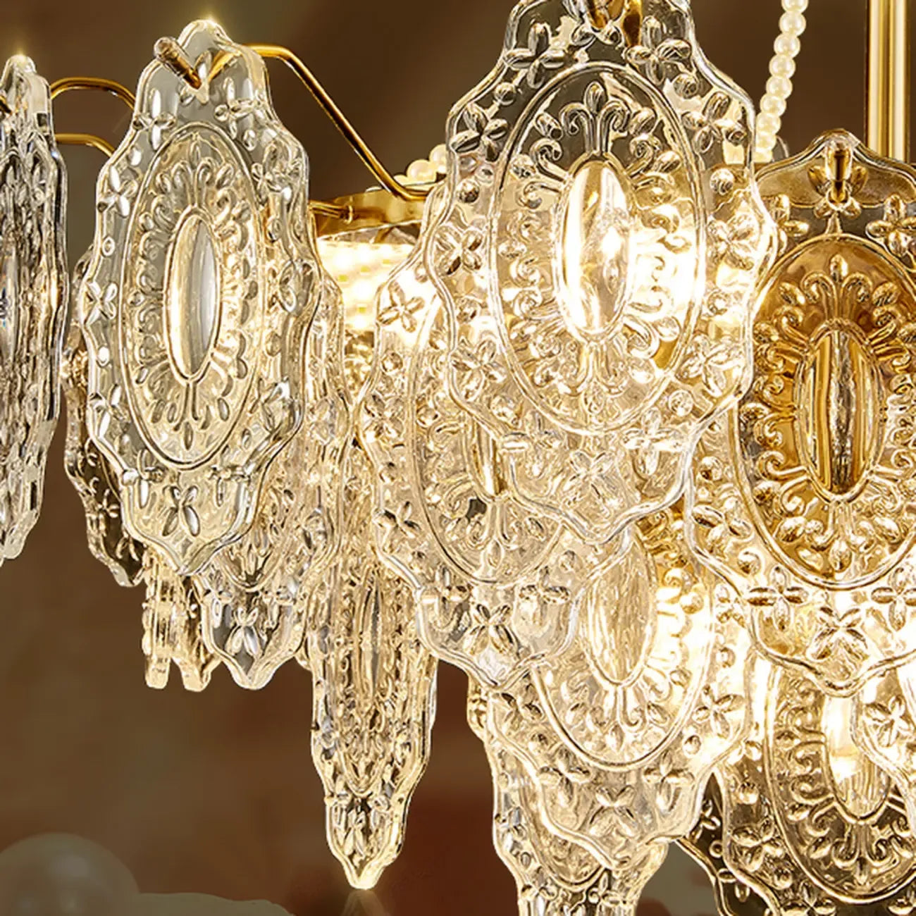 Lustre suspendu rond luxueux en cristal doré et feuilles de feuille