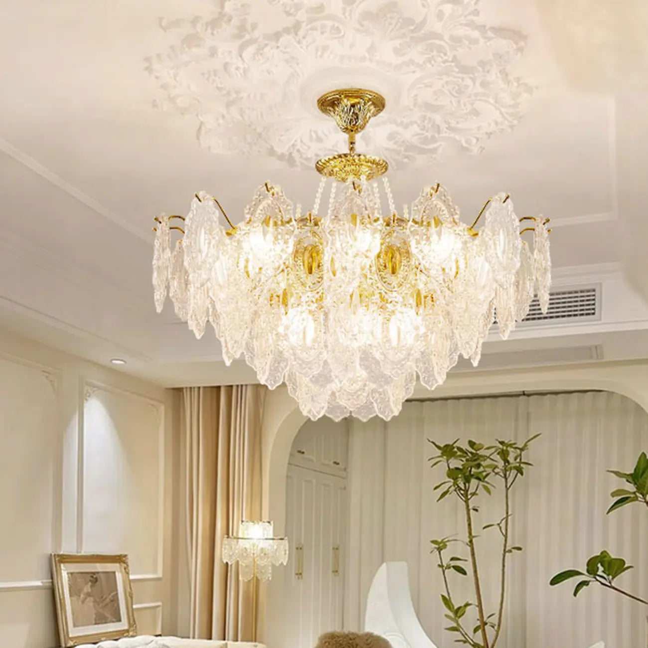 Lustre suspendu rond luxueux en cristal doré et feuilles de feuille