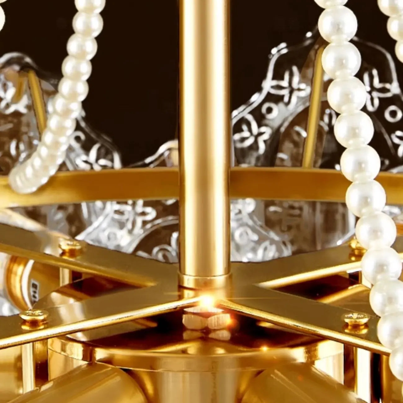 Lustre suspendu rond luxueux en cristal doré et feuilles de feuille