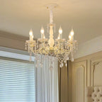 Lustre romantique français à 8 lumières en cristal, à intensité variable.