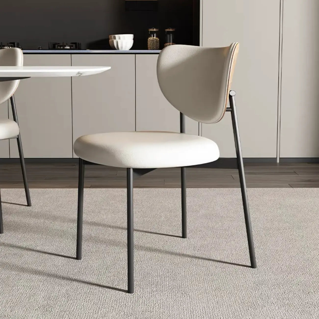Chaises de salle à manger en cuir à dossier incurvé, style moderne du milieu du siècle