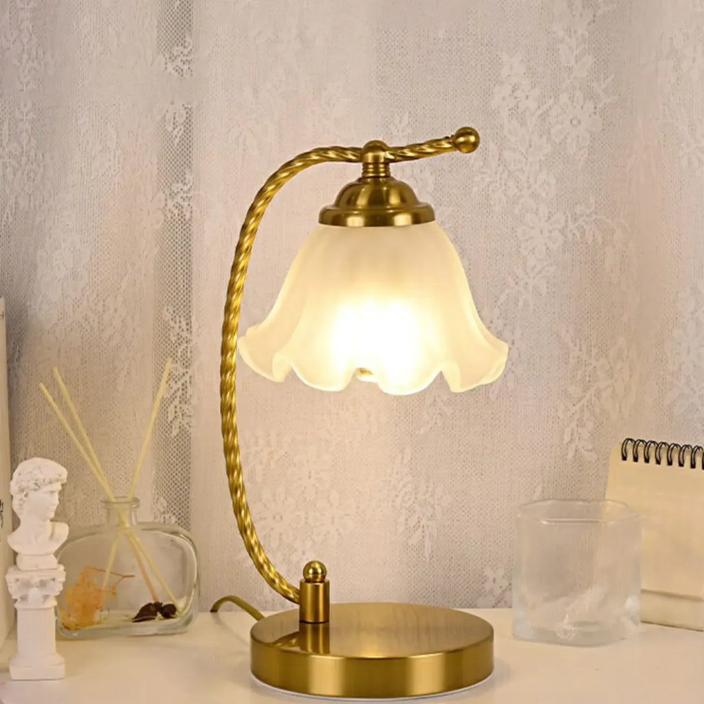 Lampe de chambre enfant en verre dépoli avec LED et fleur dorée