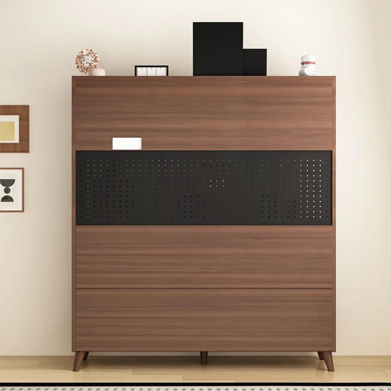 Buffet de cuisine en bois brun avec tiroir