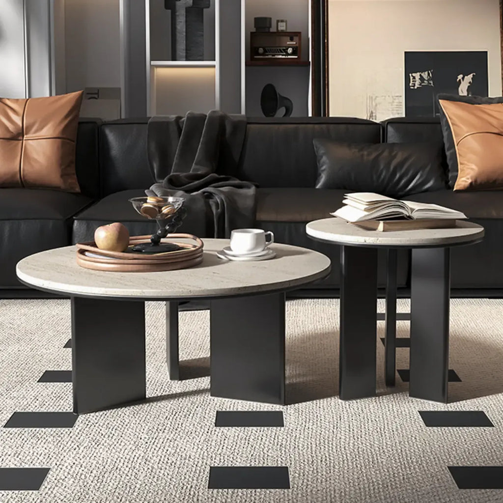 Table basse ronde minimaliste en travertin beige avec piètement en bois