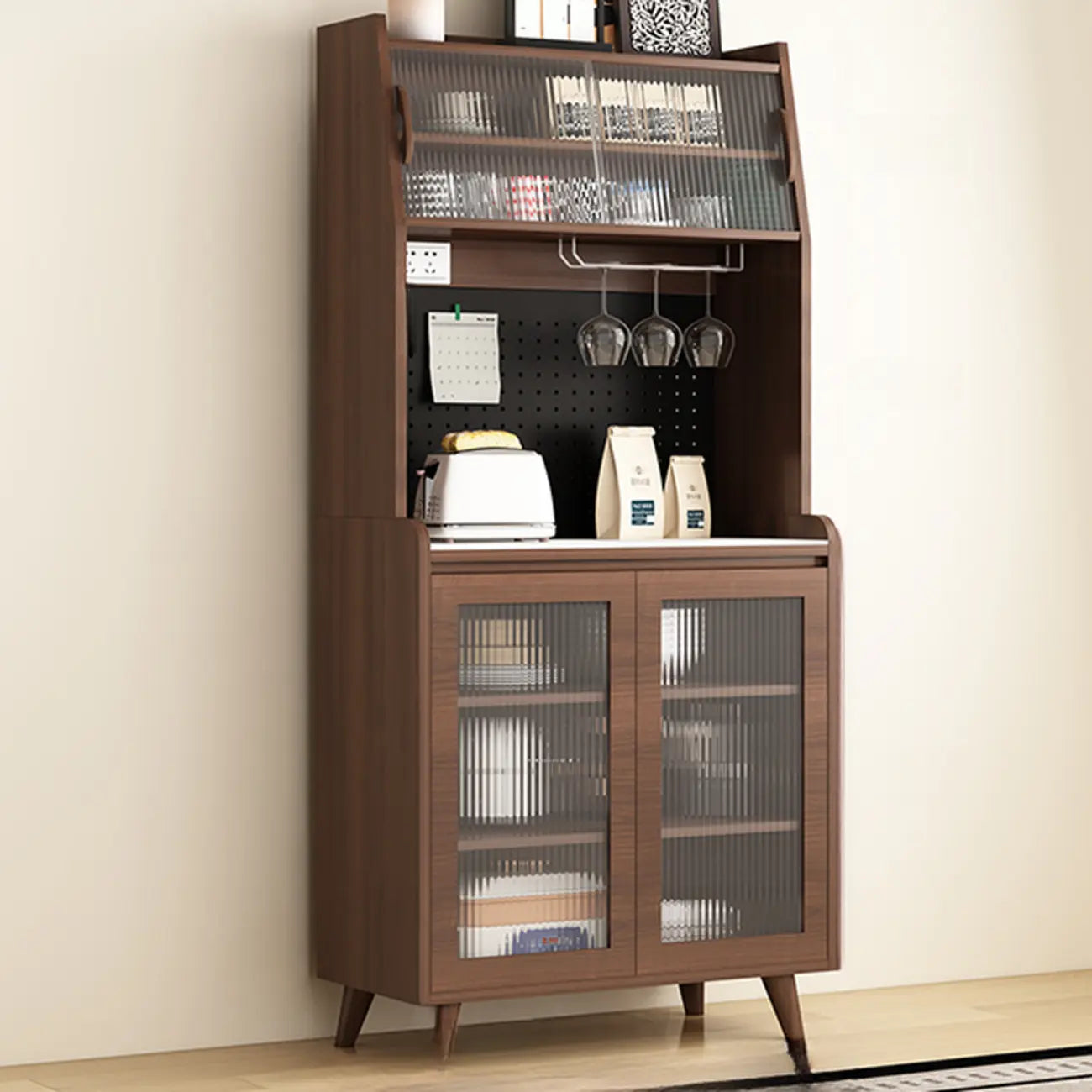 Buffet de cuisine en bois brun avec tiroir