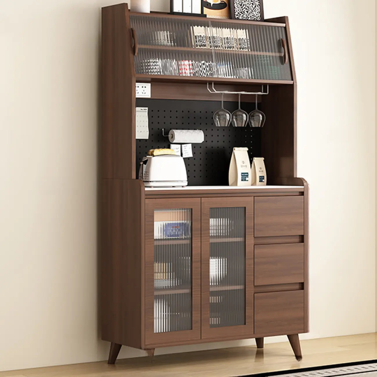 Buffet de cuisine en bois brun avec tiroir