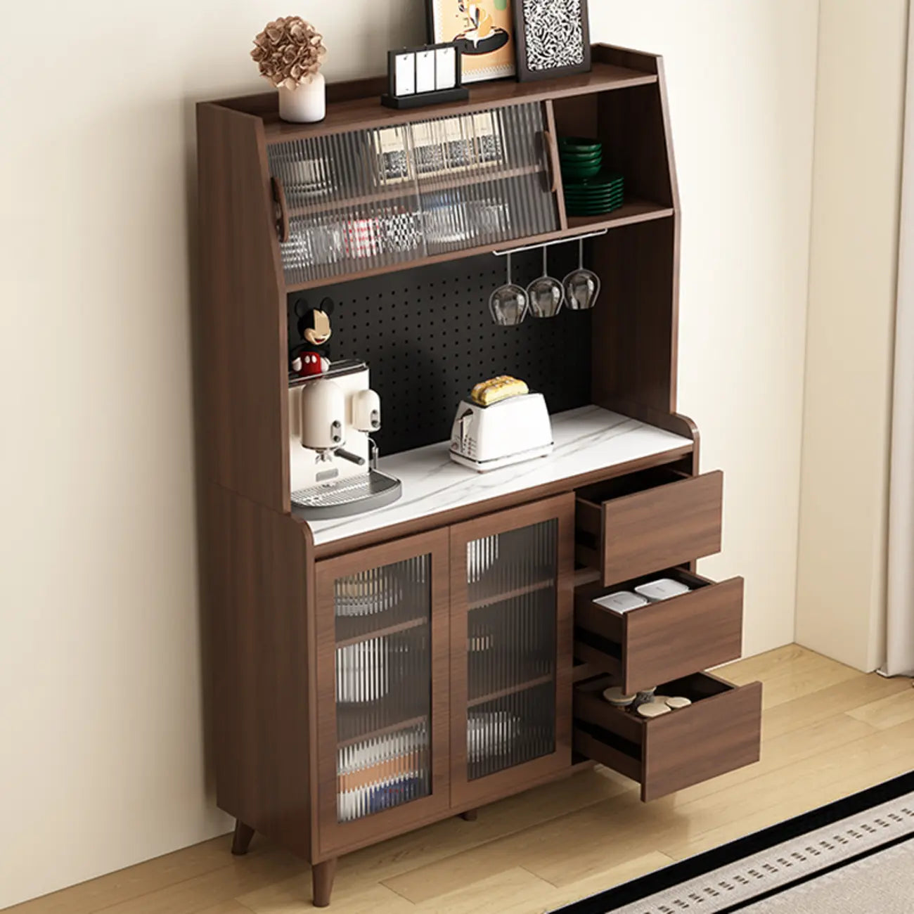 Buffet de cuisine en bois brun avec tiroir