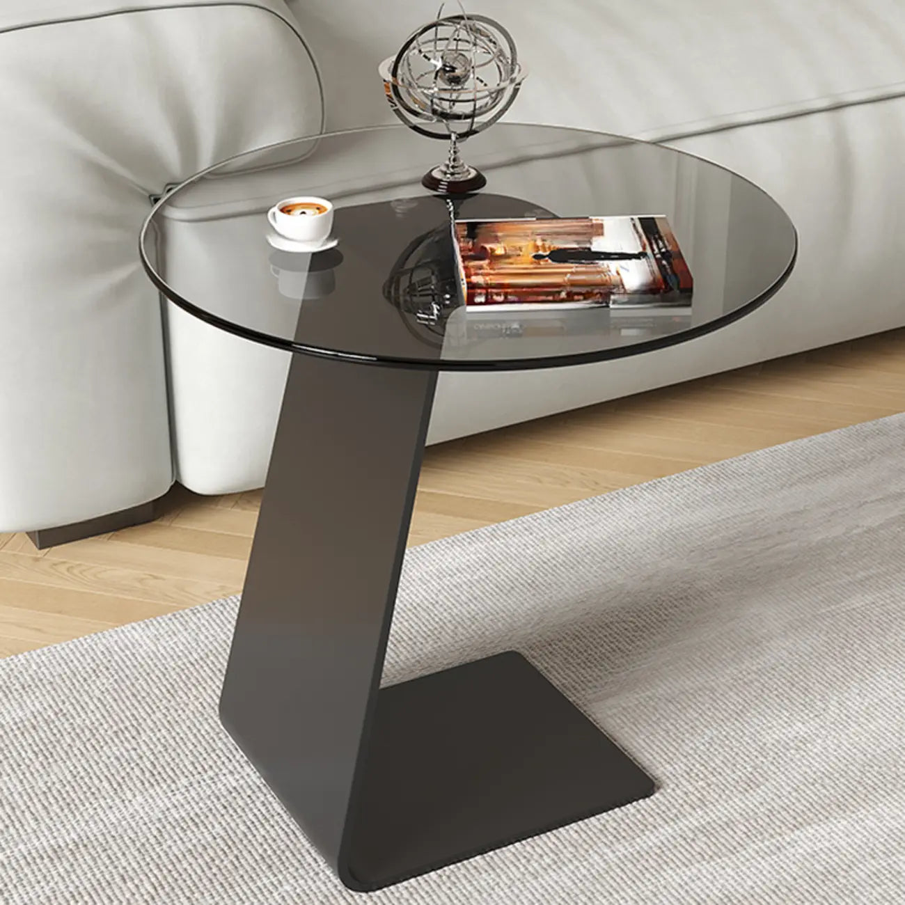 Table d'appoint en métal avec plateau en verre noir en forme de C pour salon
