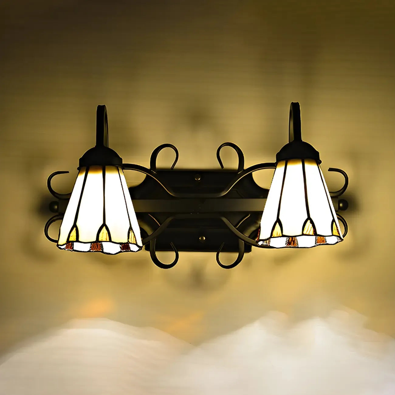 Applique da parete a 2 luci in vetro beige vintage per l'arredamento dell'ingresso