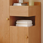 Table de chevet rectangulaire en bois clair avec 3 placards