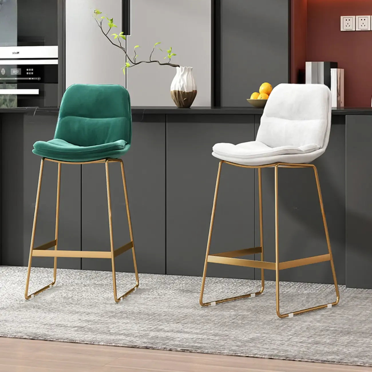 Tabourets de bar de comptoir Glam Sled revêtus de tissu