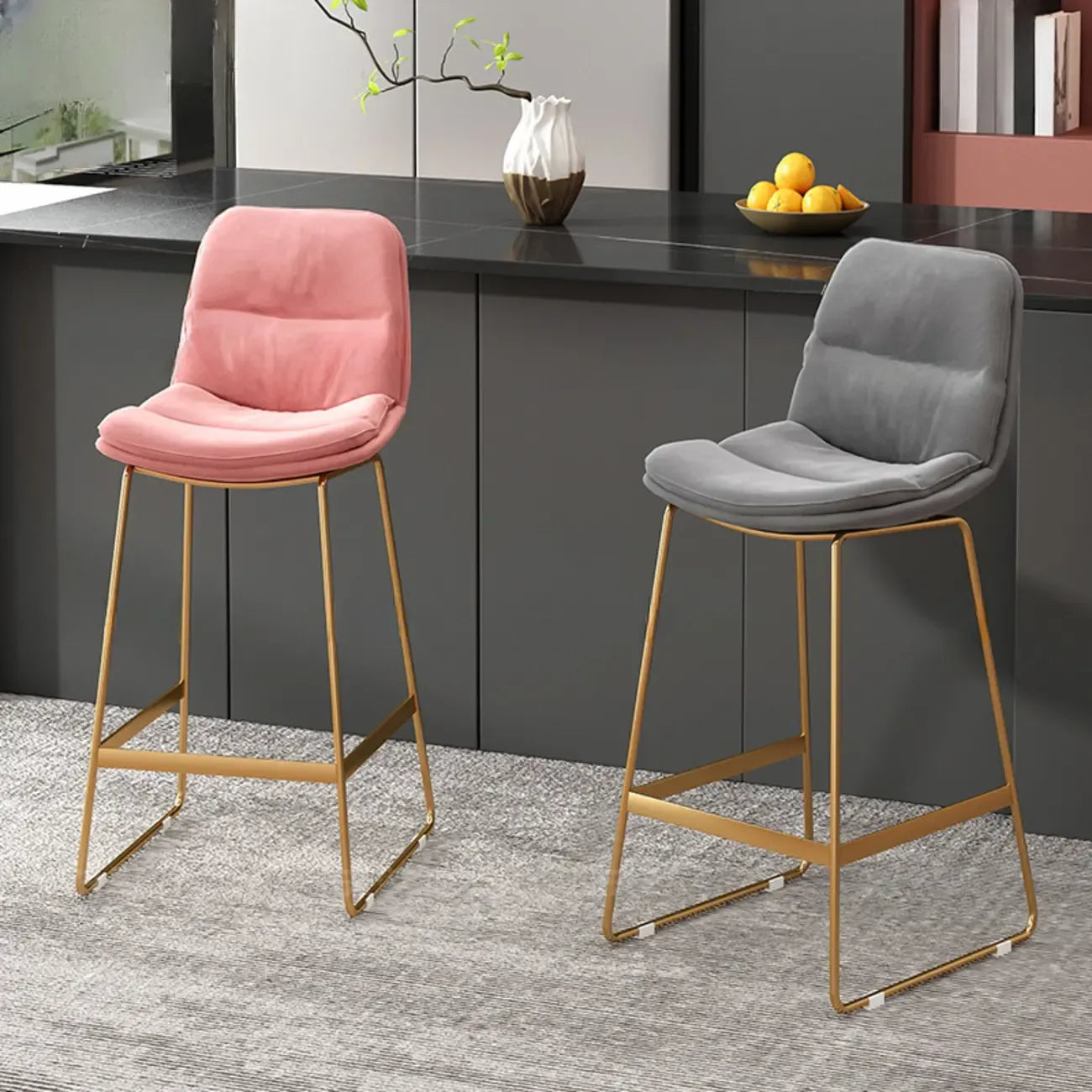 Tabourets de bar de comptoir Glam Sled revêtus de tissu