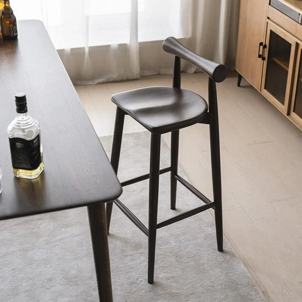 Tabourets de bar minimalistes en bois noir avec dossier