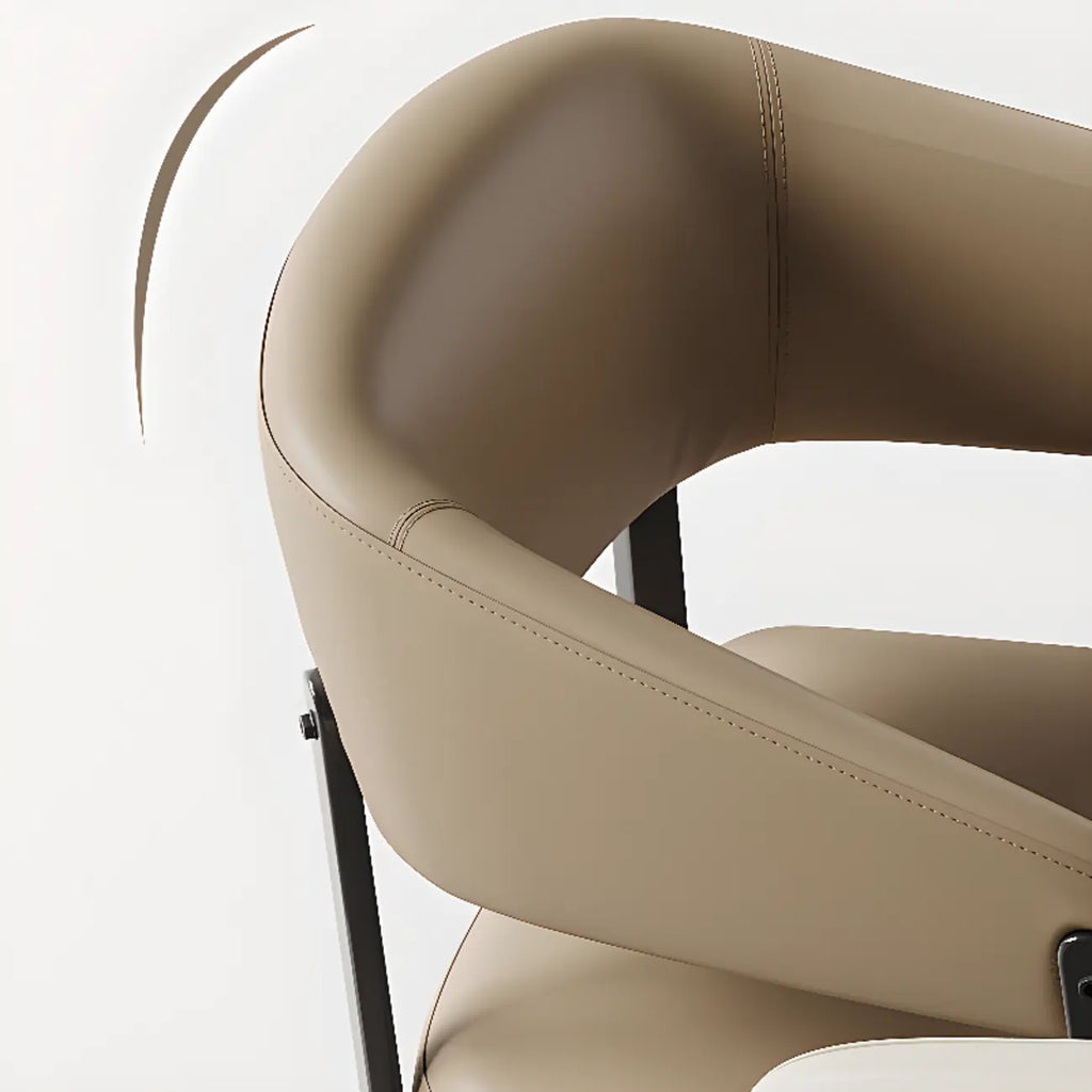 Chaise de salle à manger moderne avec accoudoirs en similicuir, dossier ouvert et pieds en alliage