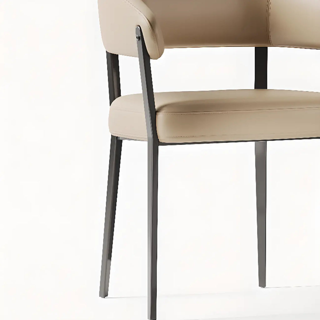 Chaise de salle à manger moderne avec accoudoirs en similicuir, dossier ouvert et pieds en alliage