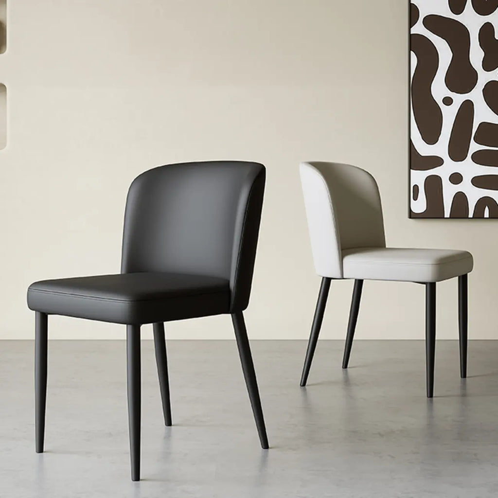 Chaise de salle à manger moderne sans accoudoirs en cuir avec pieds en alliage noir