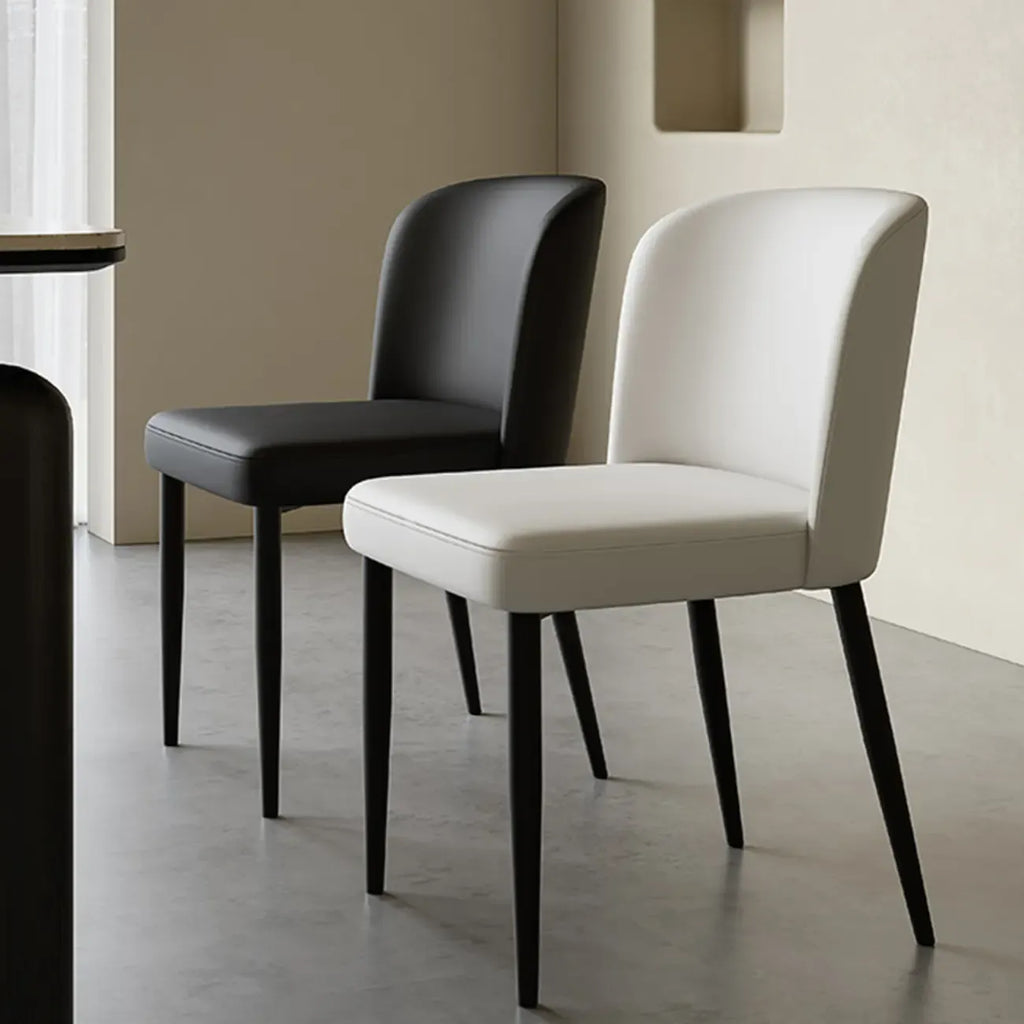 Chaise de salle à manger moderne sans accoudoirs en cuir avec pieds en alliage noir