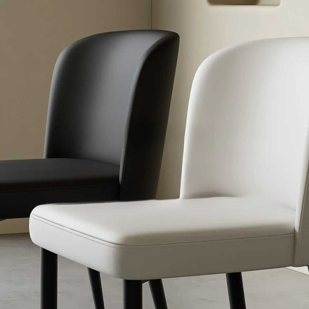 Chaise de salle à manger moderne sans accoudoirs en cuir avec pieds en alliage noir