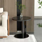 petite table d'appoint élégante en acier avec plateau en marbre et forme en C