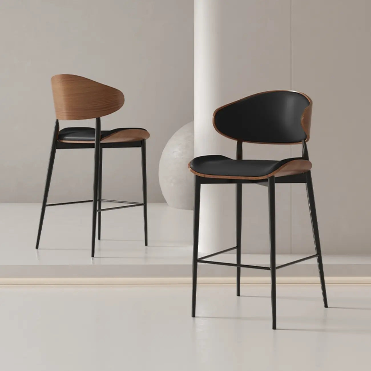 Tabourets de bar modernes en métal noir et cuir, hauteur comptoir