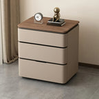 Table de chevet étroite et moderne en bois avec 3 tiroirs