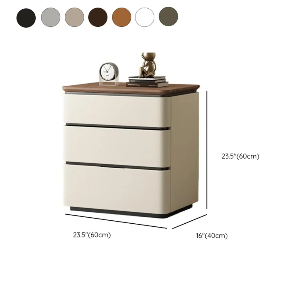 Table de chevet étroite et moderne en bois avec 3 tiroirs