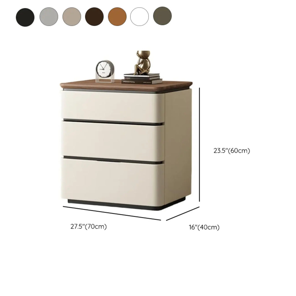 Table de chevet étroite et moderne en bois avec 3 tiroirs