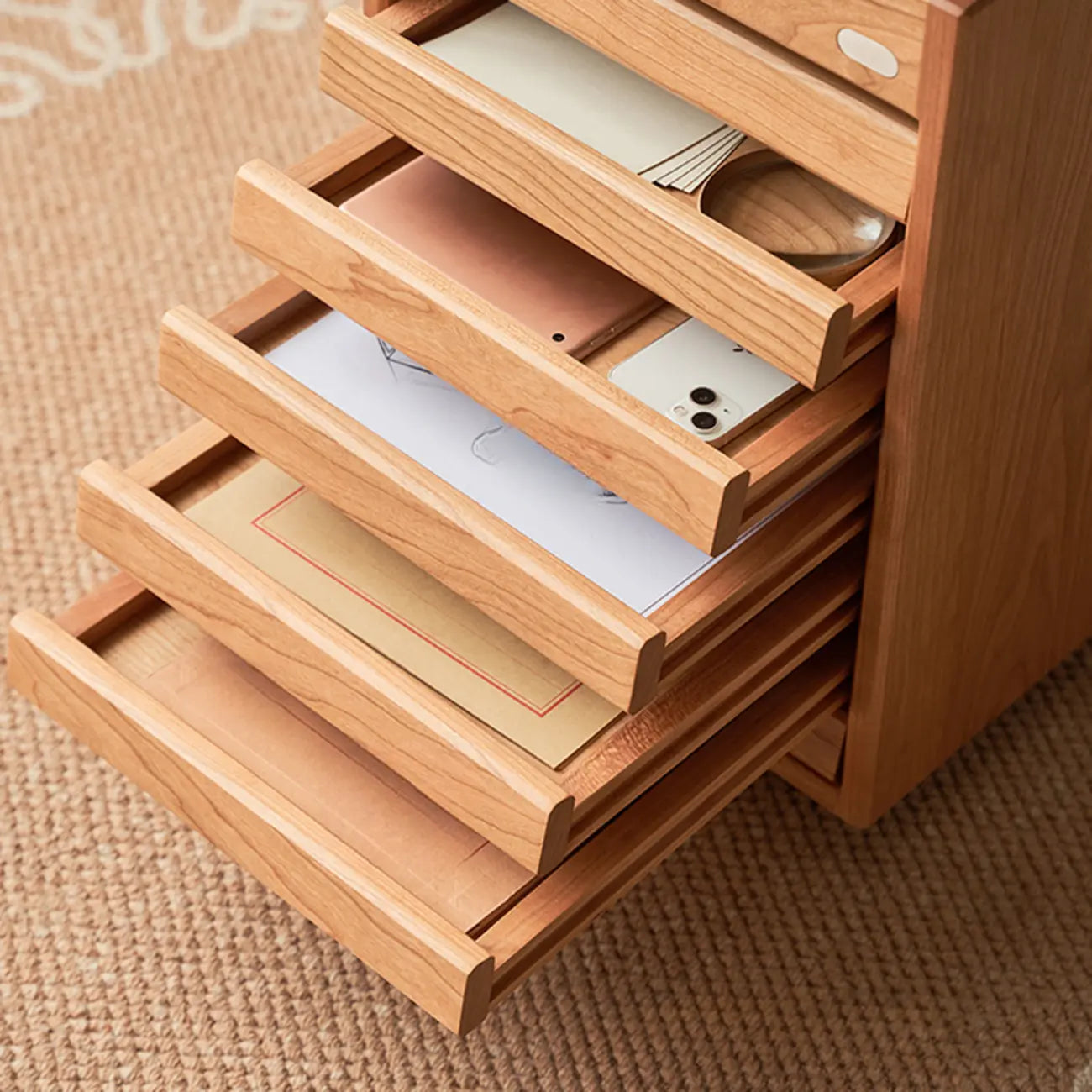 Table d'appoint roulante moderne en bois de cerisier avec tiroirs