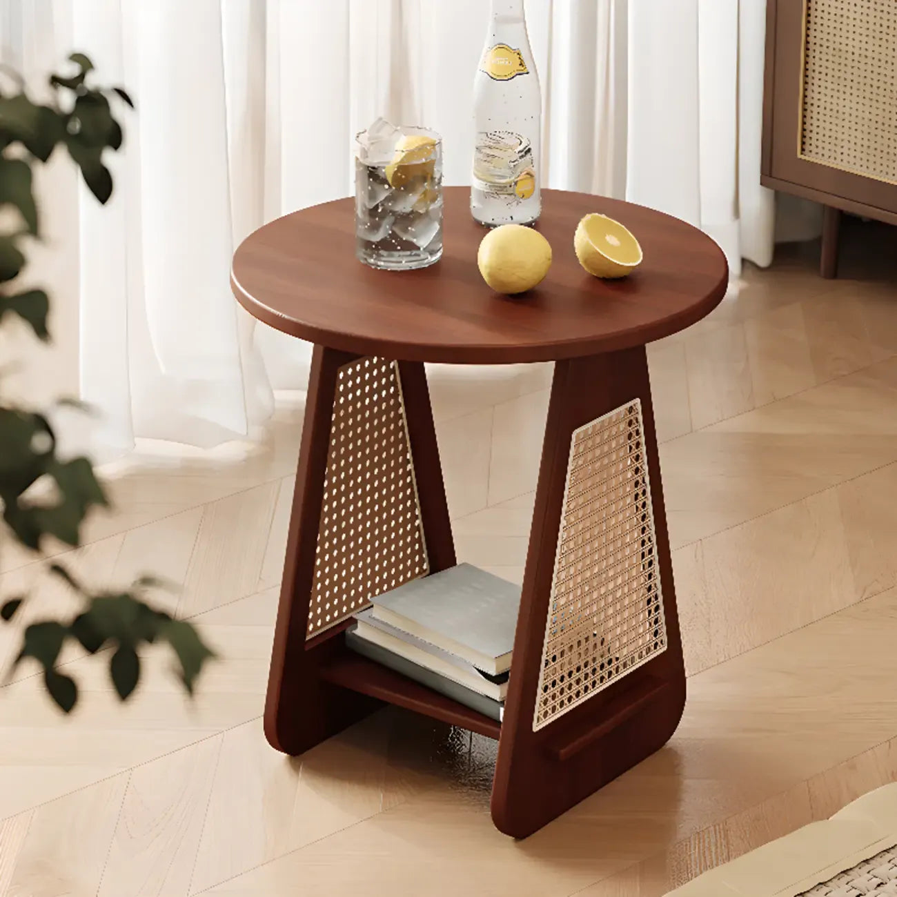 Table d'appoint moderne du milieu du siècle à deux niveaux en bois avec pieds en rotin