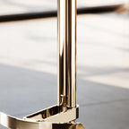 Tabouret de bar de luxe en cuir à hauteur réglable, piédestal doré