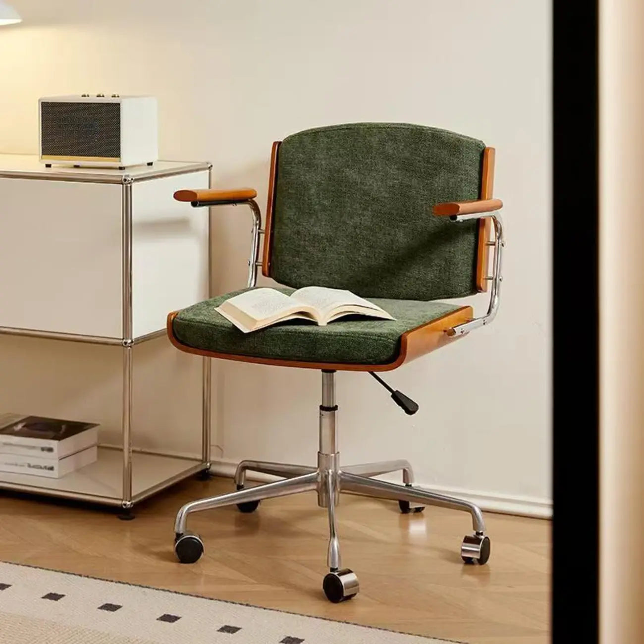 Chaise de bureau pivotante ergonomique moderne en tissu vert