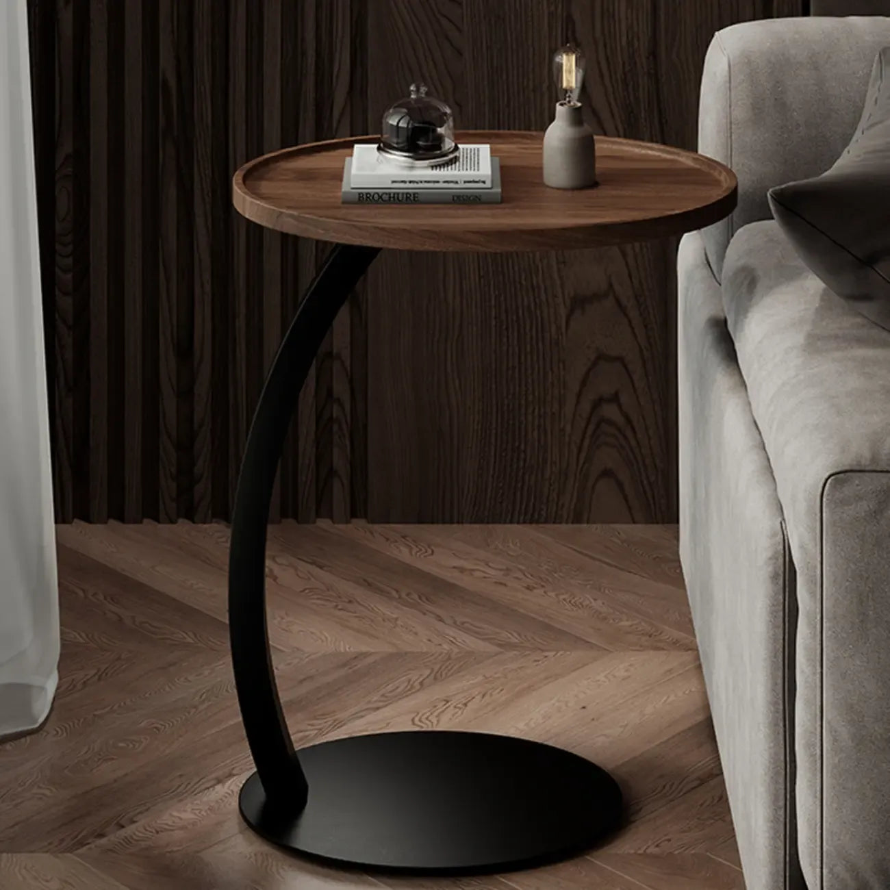 Table d'appoint en forme de C avec plateau en bois brun et métal pour salon