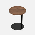 Table d'appoint en forme de C avec plateau en bois brun et métal pour salon
