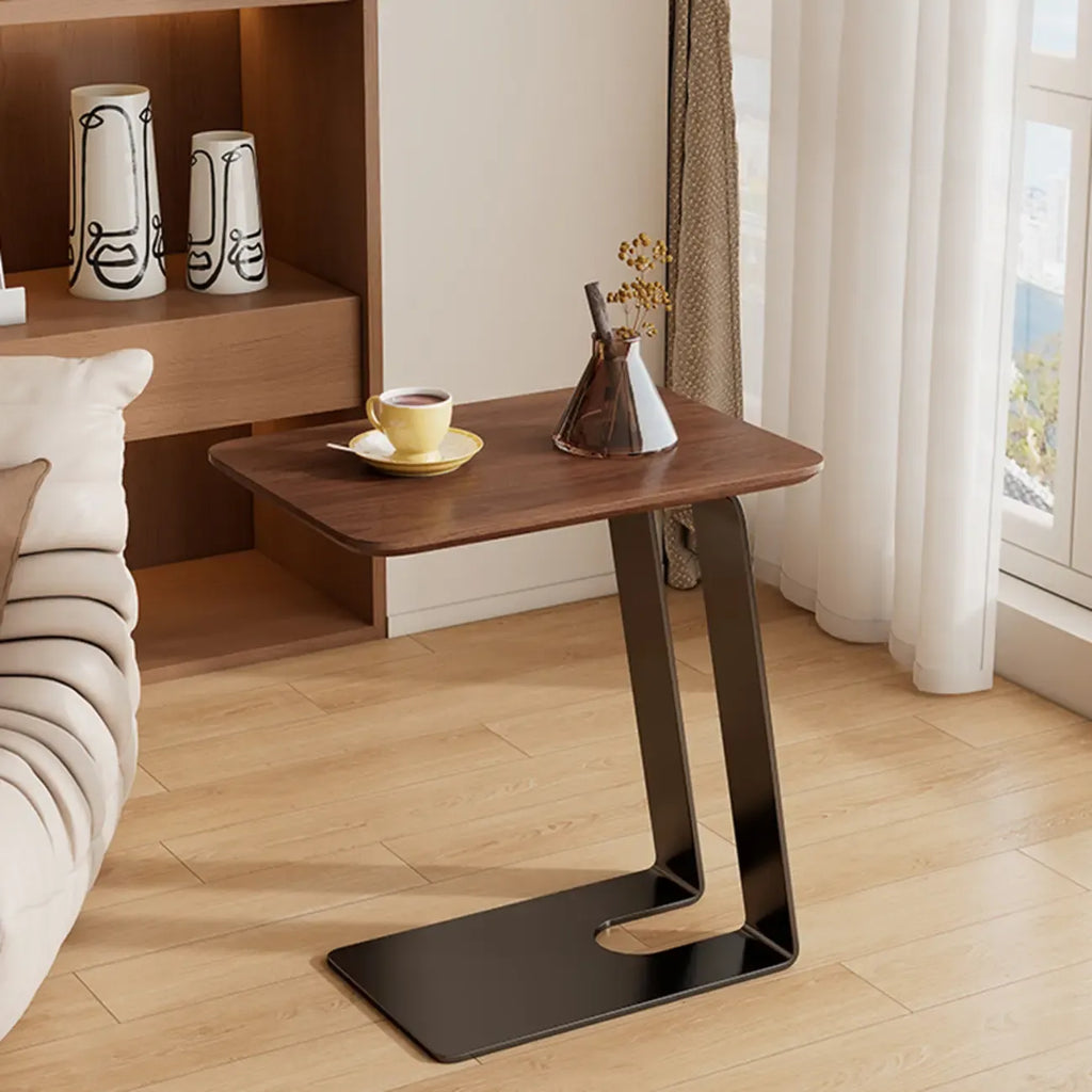 Table d'appoint minimaliste rectangulaire en bois de frêne brun en forme de C